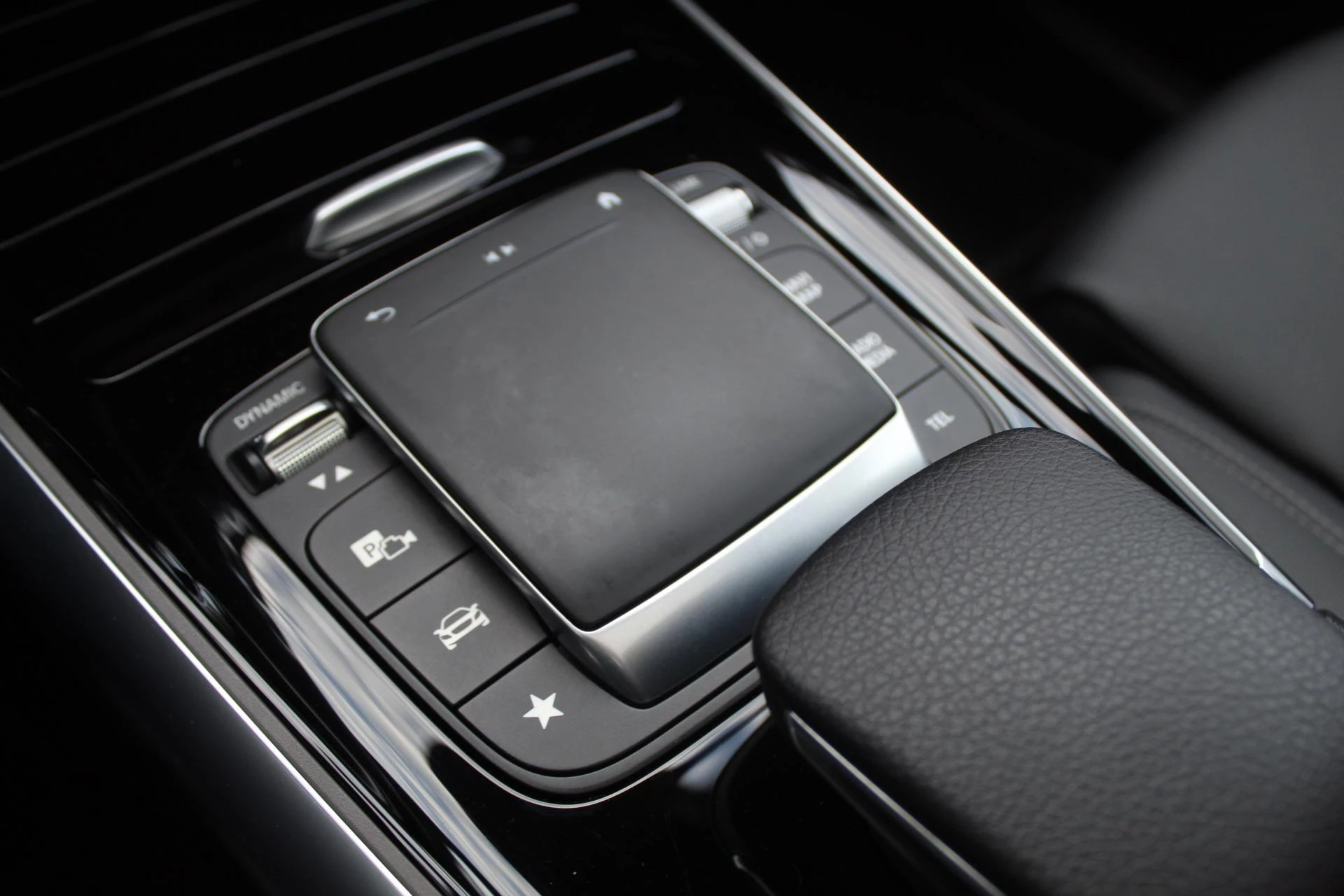 Hoofdafbeelding Mercedes-Benz EQA