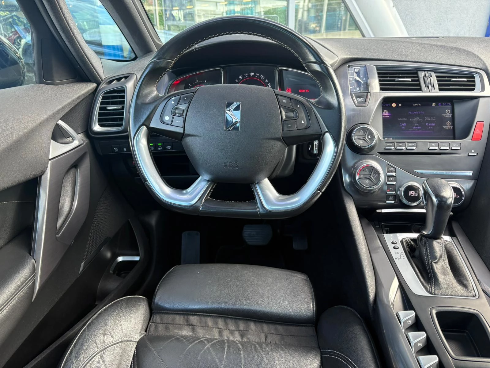 Hoofdafbeelding DS DS 5