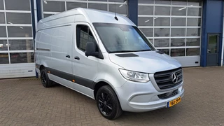 Hoofdafbeelding Mercedes-Benz Sprinter Mercedes-Benz Sprinter 319CDI 3.0V6 190PK L2H2 / M-Bux / 3.500kg Trekhaak / Leer / Dis