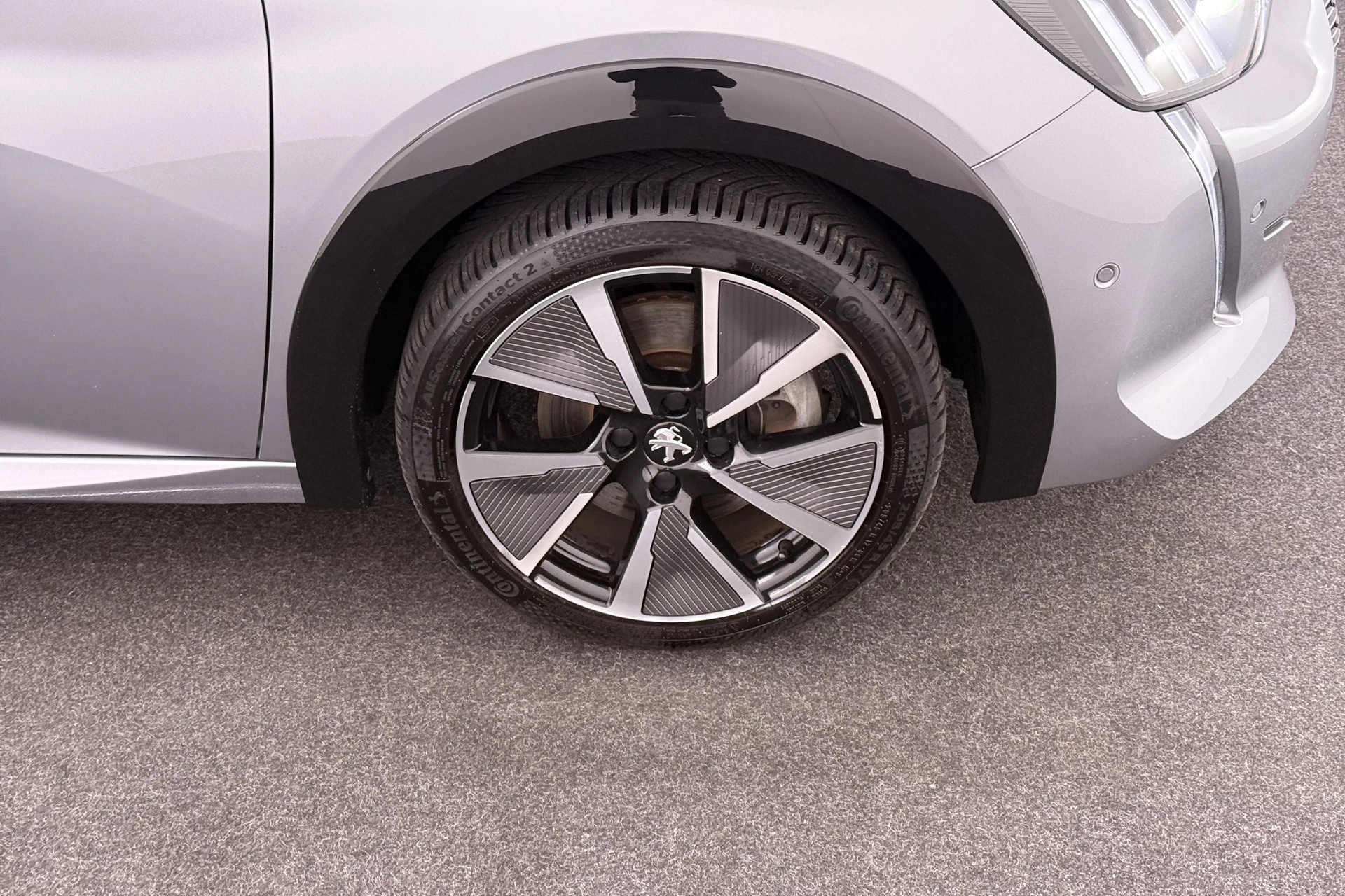 Hoofdafbeelding Peugeot e-208