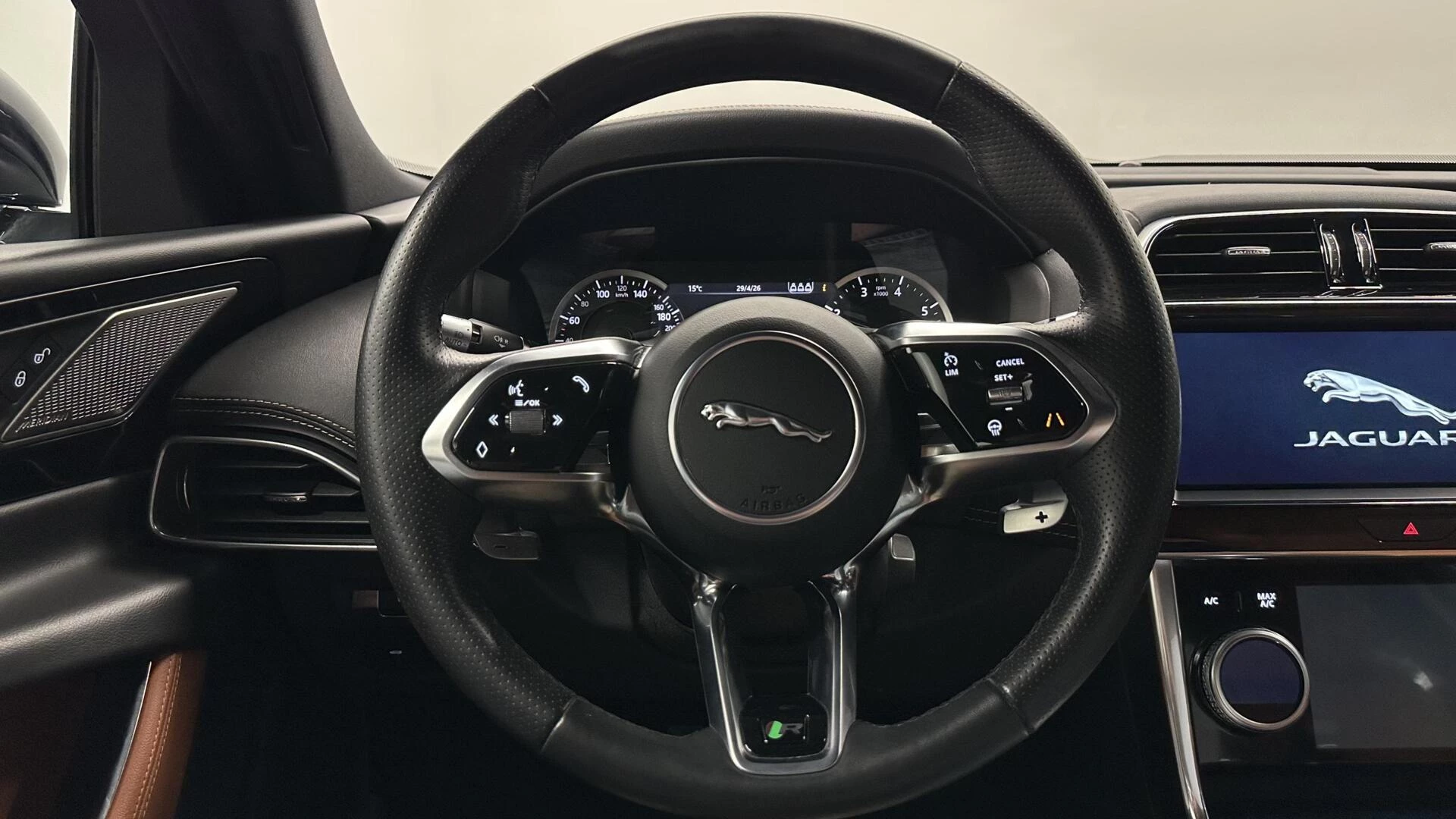 Hoofdafbeelding Jaguar XE