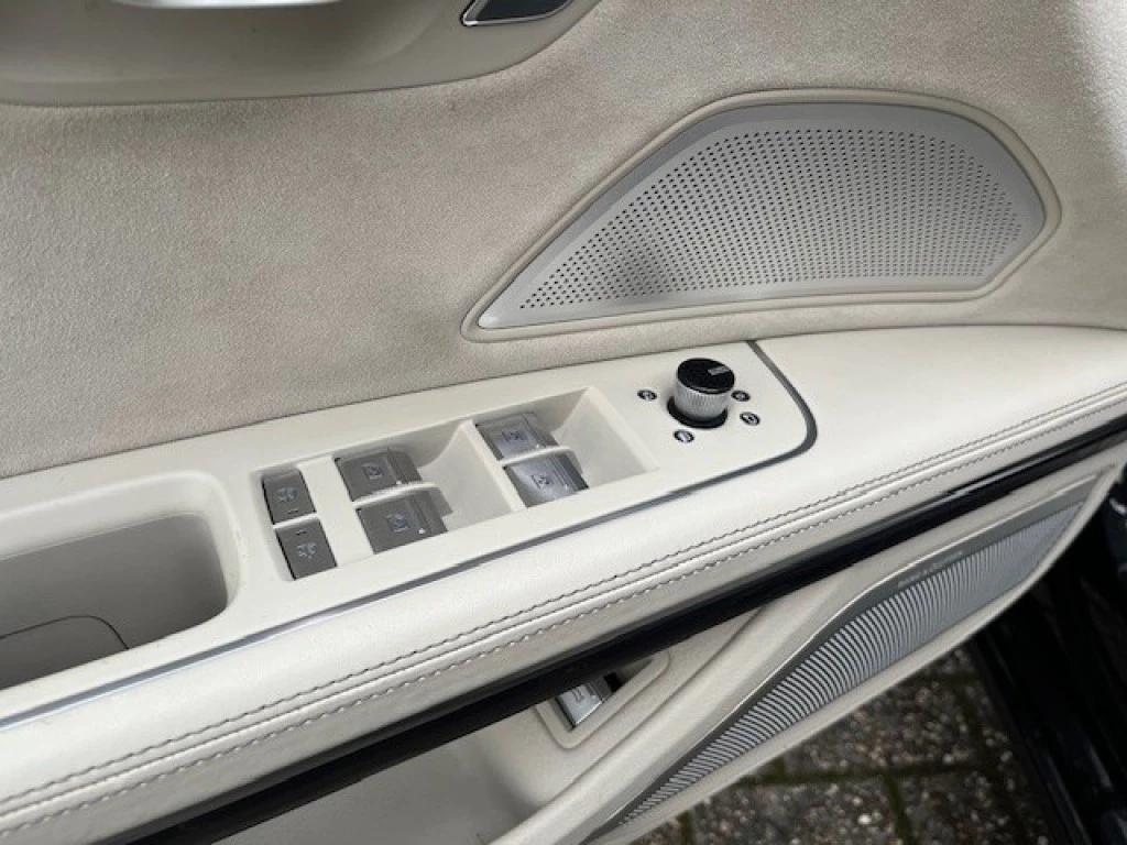 Hoofdafbeelding Audi A8