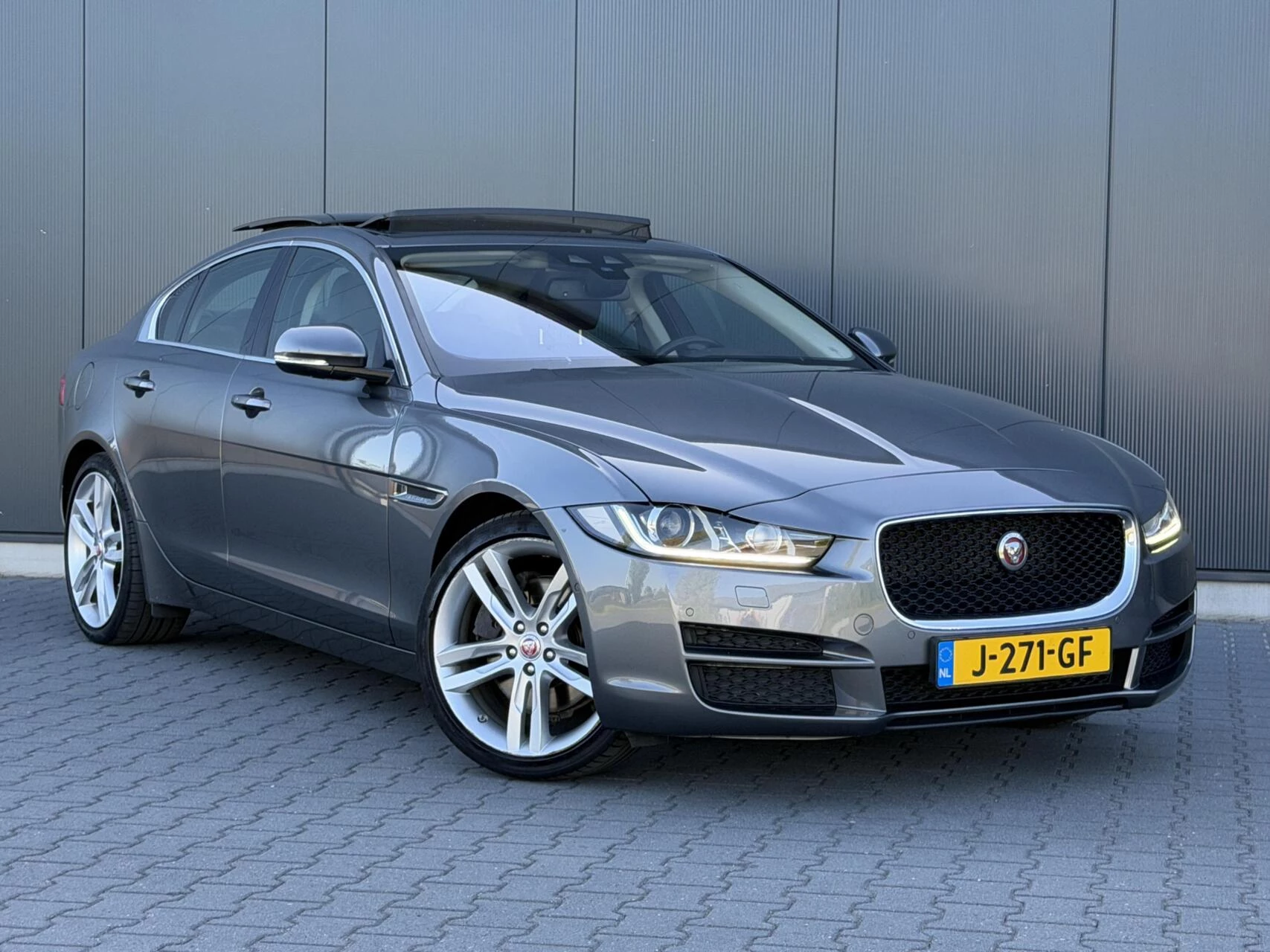 Hoofdafbeelding Jaguar XE