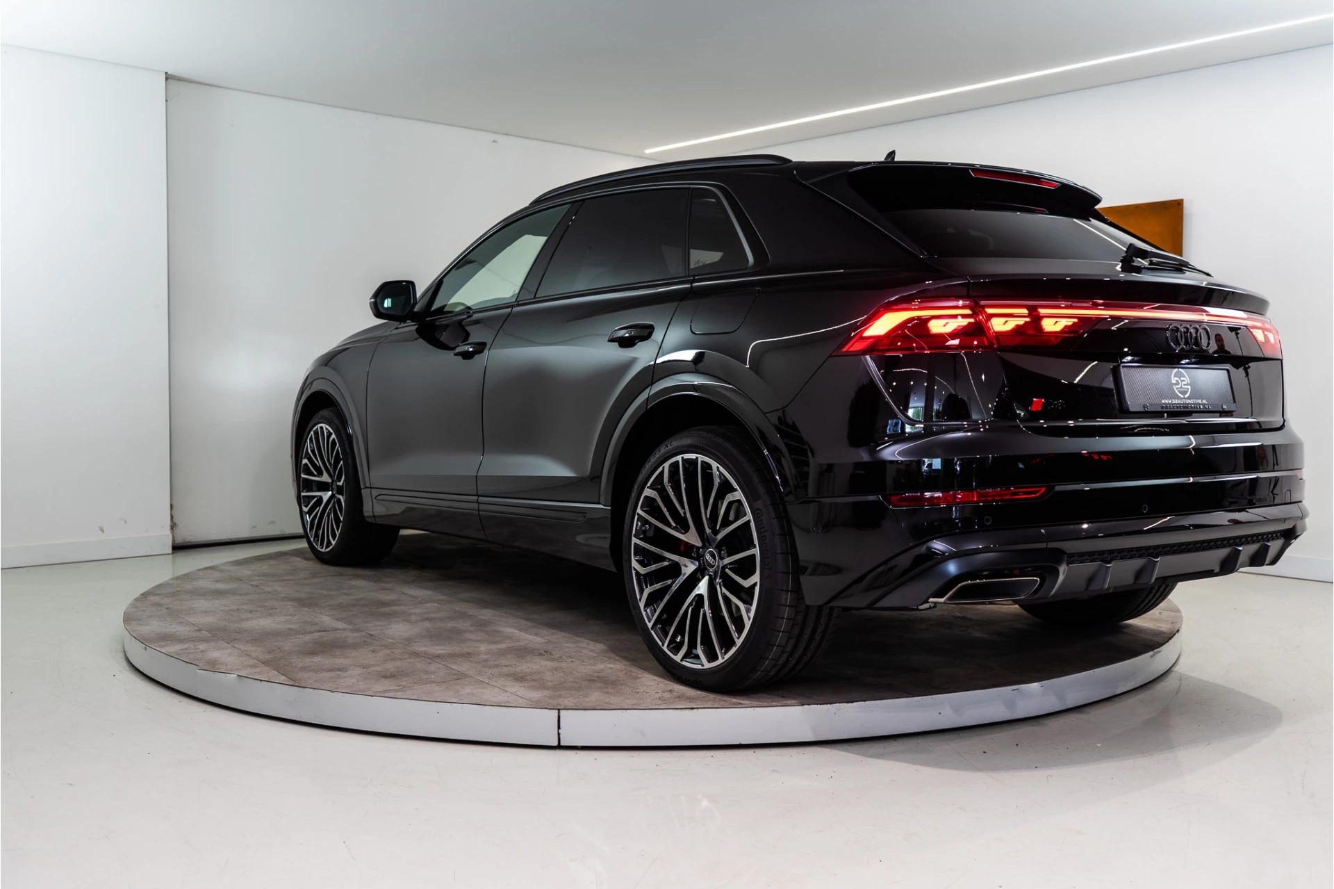 Hoofdafbeelding Audi Q8