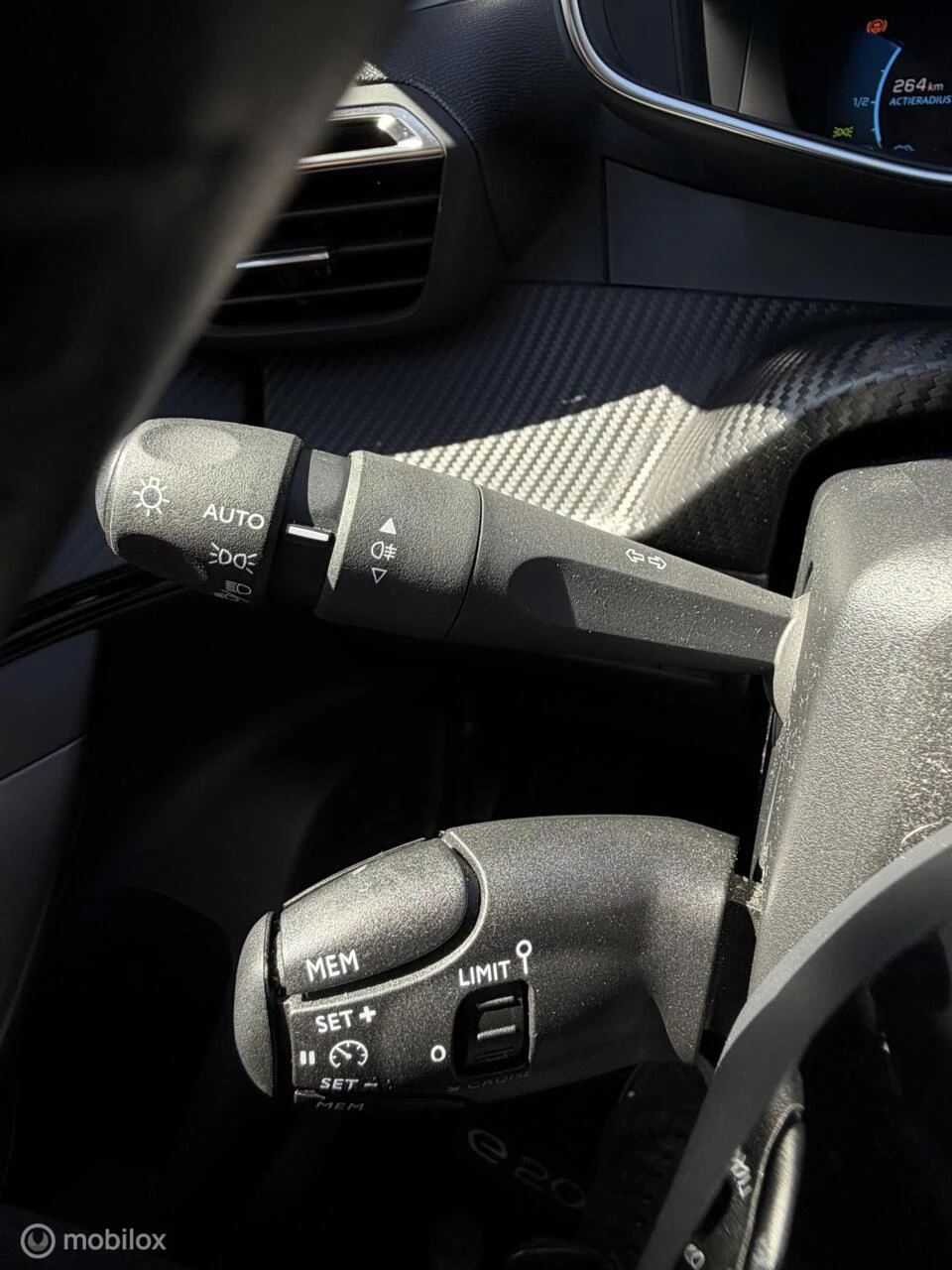 Hoofdafbeelding Peugeot e-2008