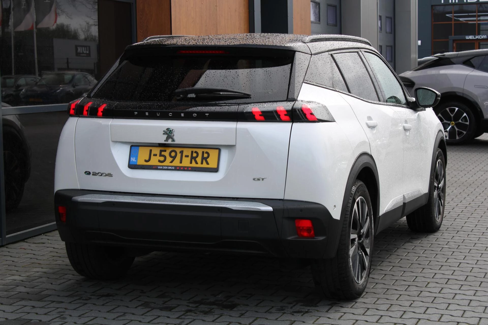 Hoofdafbeelding Peugeot e-2008