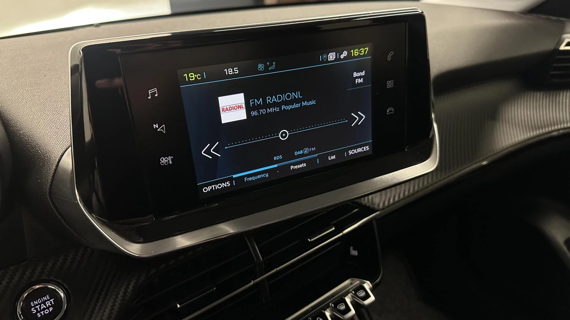 Hoofdafbeelding Peugeot e-208