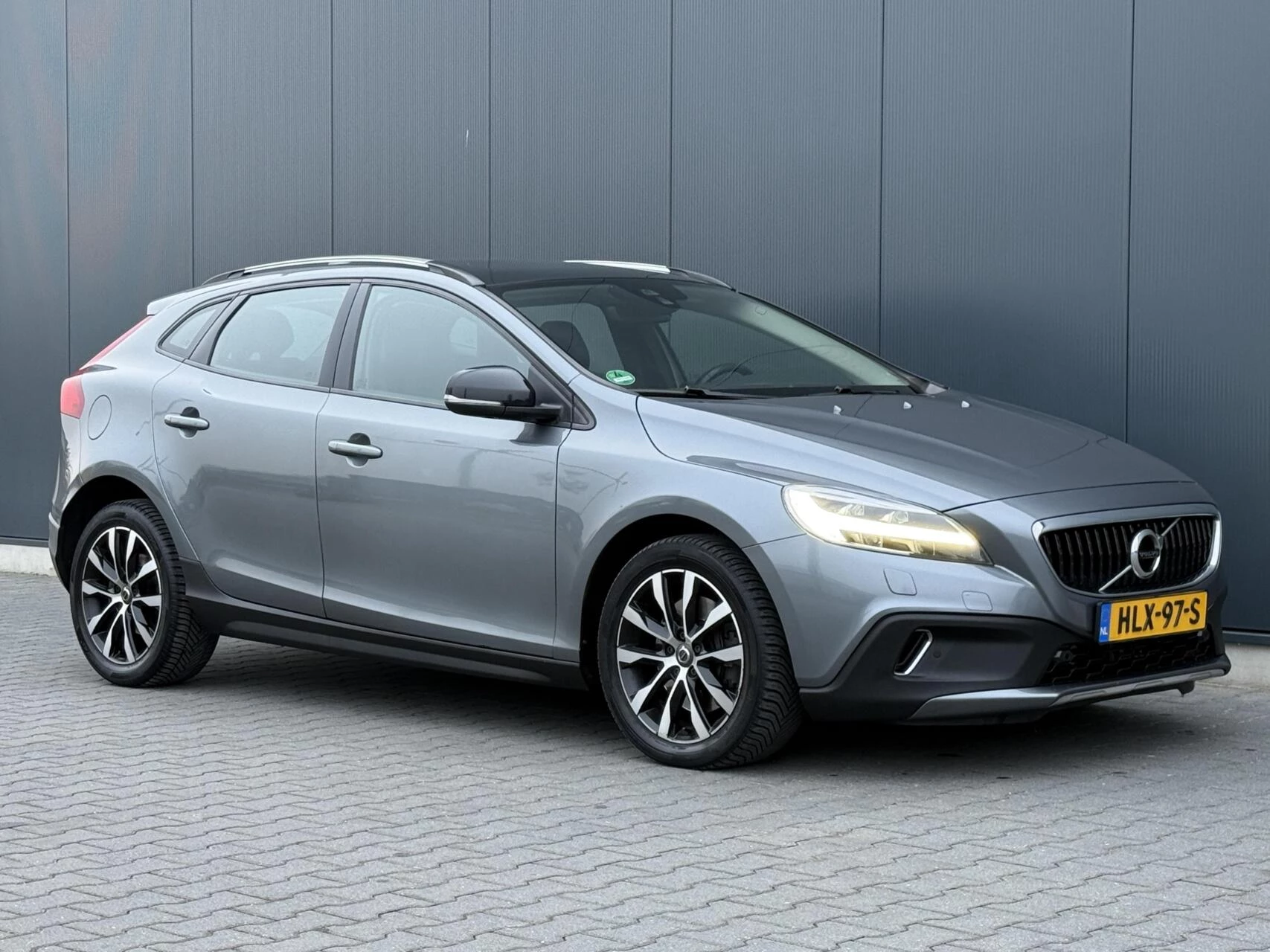 Hoofdafbeelding Volvo V40