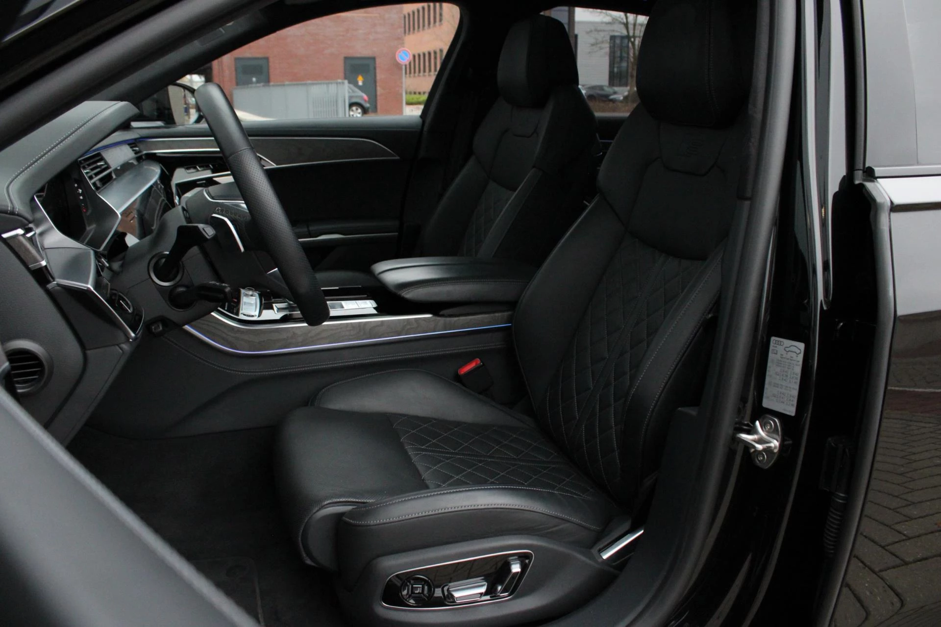 Hoofdafbeelding Audi A8