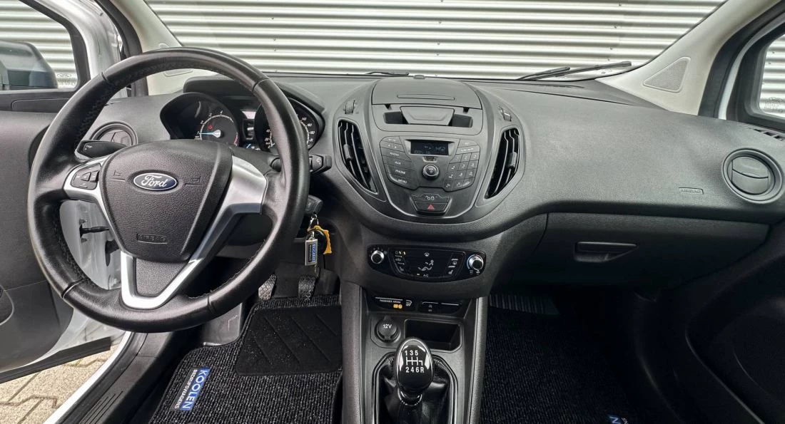 Hoofdafbeelding Ford Transit Courier