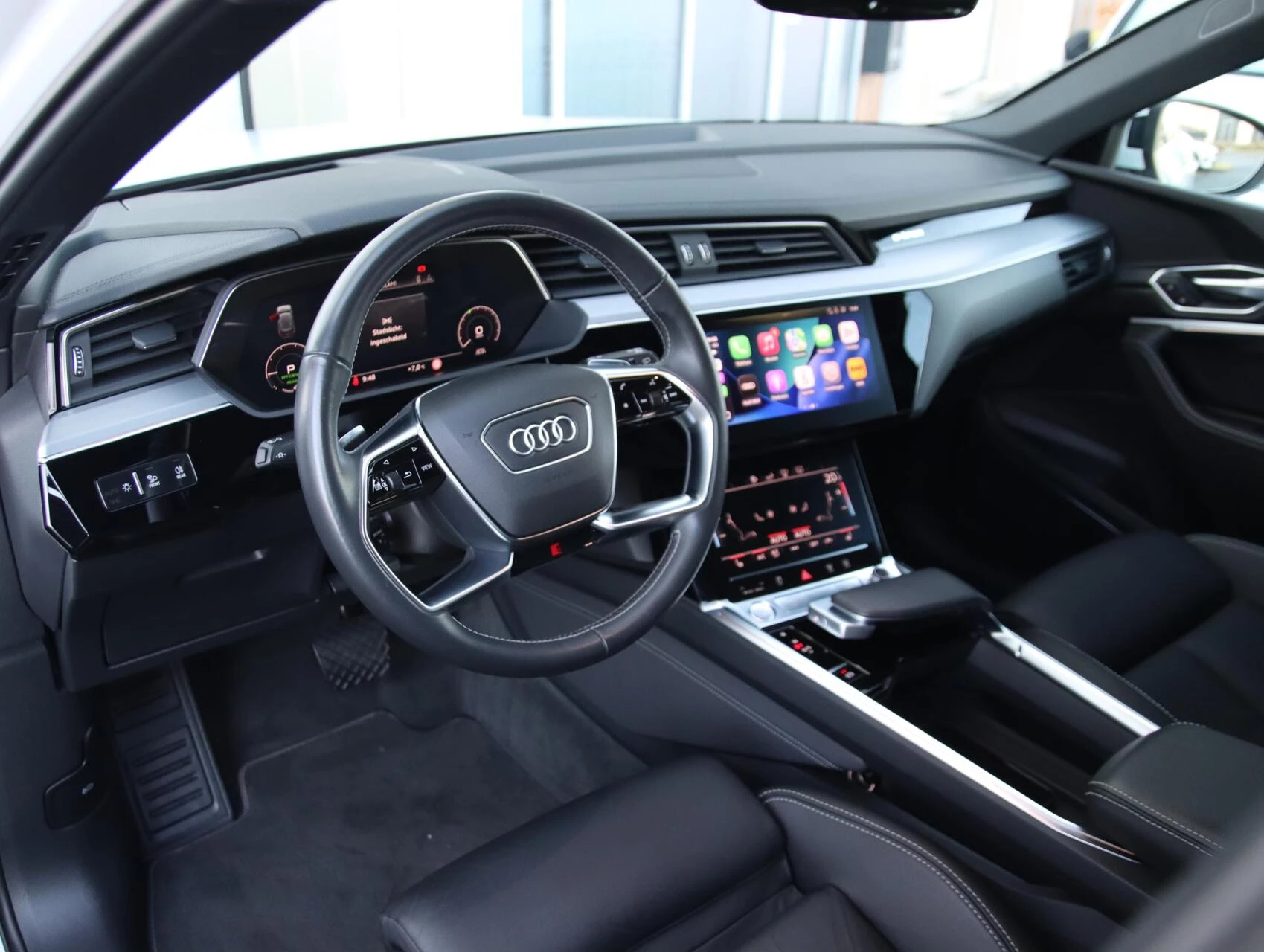 Hoofdafbeelding Audi e-tron