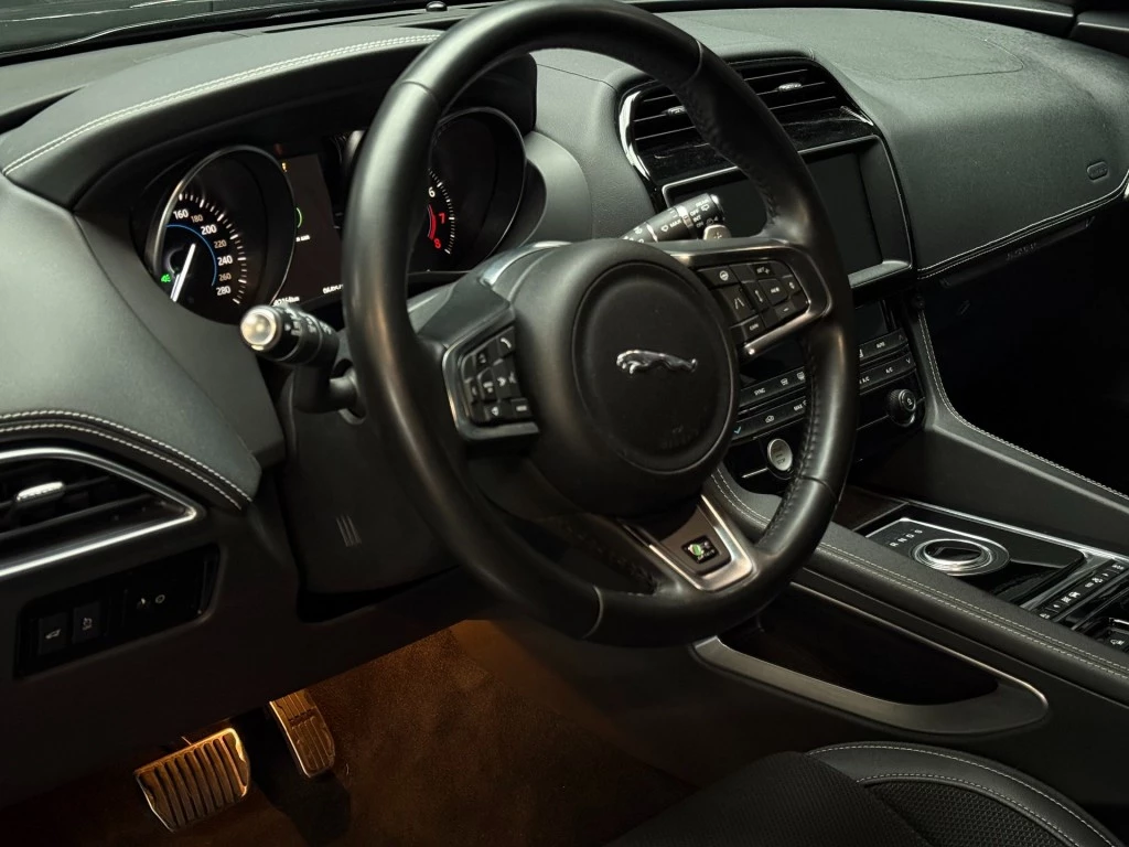 Hoofdafbeelding Jaguar F-PACE