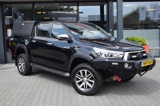 Toyota Hilux 2.4 D-4D DUBBEL CABIN BE TREKKER A/T 5 SITZ 4WD VAN