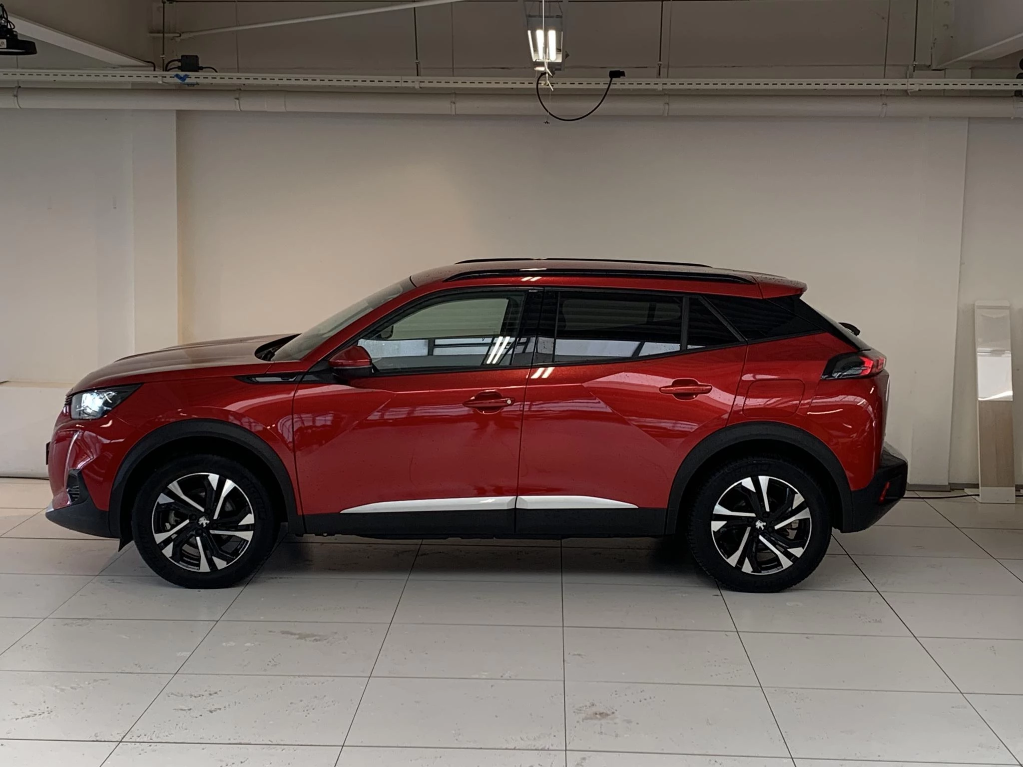 Hoofdafbeelding Peugeot e-2008