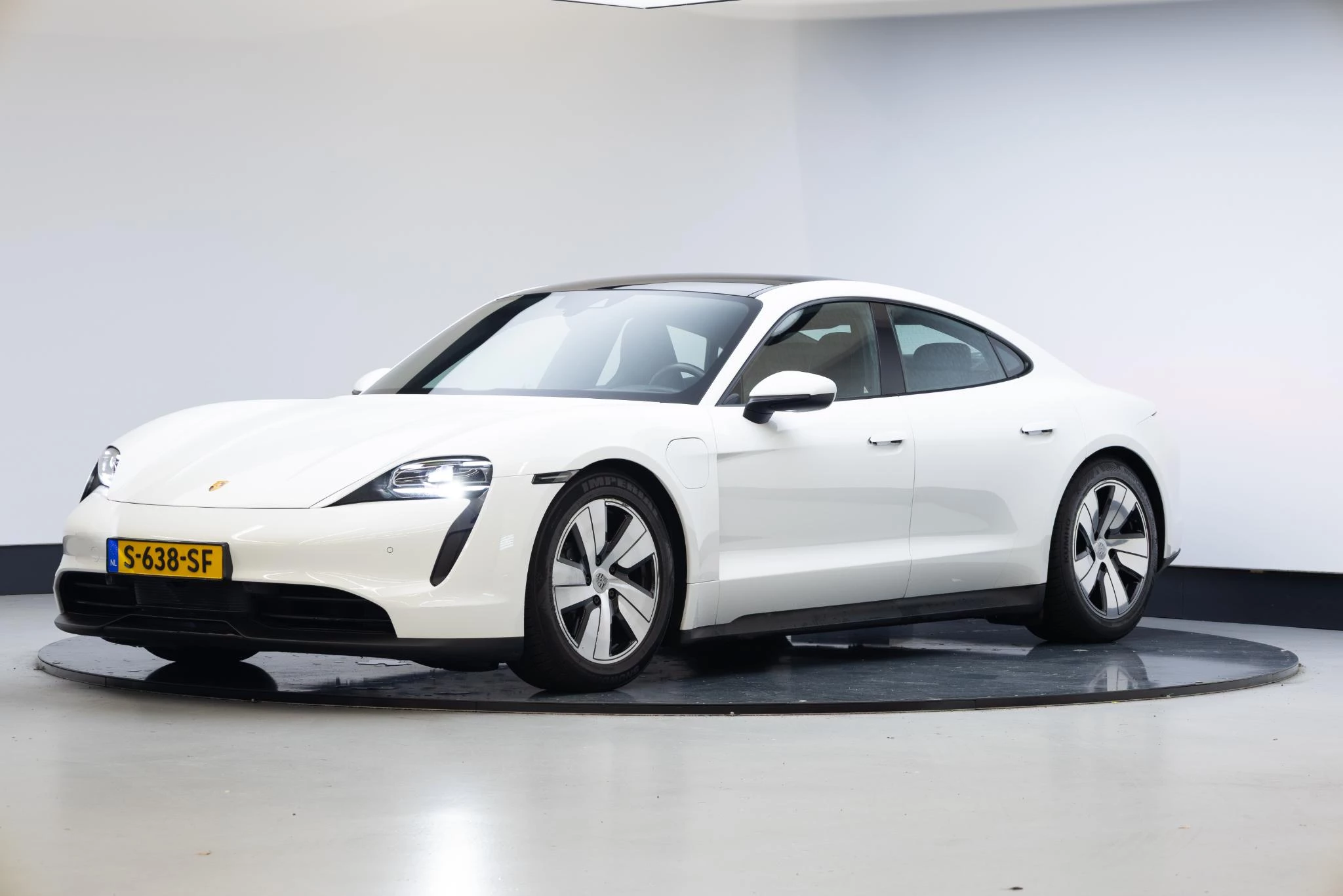 Hoofdafbeelding Porsche Taycan