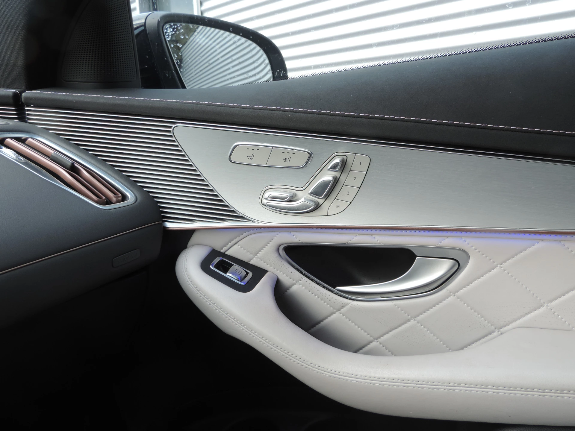 Hoofdafbeelding Mercedes-Benz EQC