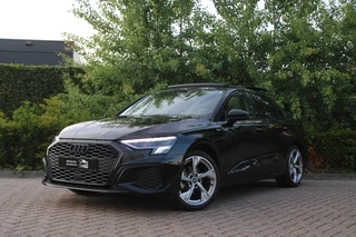 Audi A3 Limousine 35 TFSI S-Line | Panoramadak | Camera | Sfeerverlichting | Blackoptik | Dodehoek | Sfeerverlichting | Elektrisch