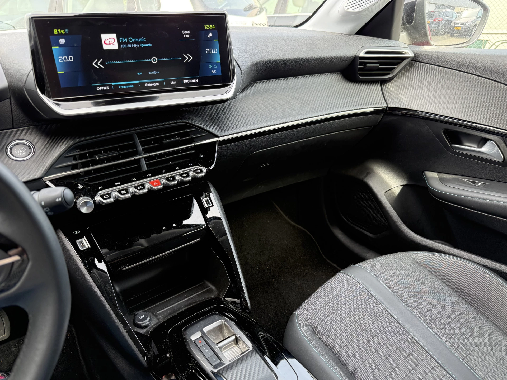 Hoofdafbeelding Peugeot e-208