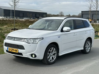 Hoofdafbeelding Mitsubishi Outlander Mitsubishi Outlander 2.0 PHEV Instyle+ Schuifdak - Leder - Zeer Netjes