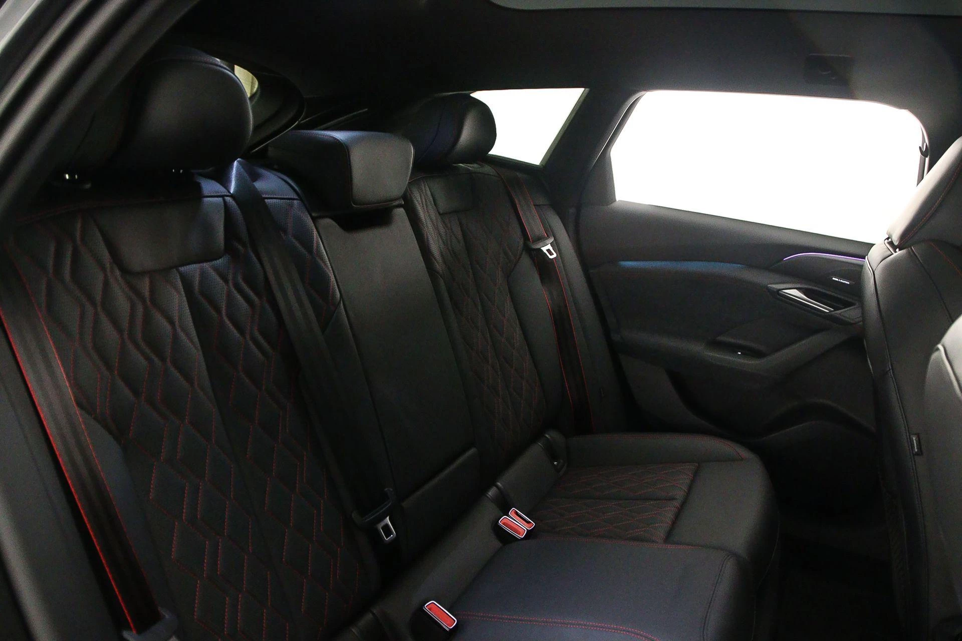 Hoofdafbeelding Audi A6 Avant e-tron