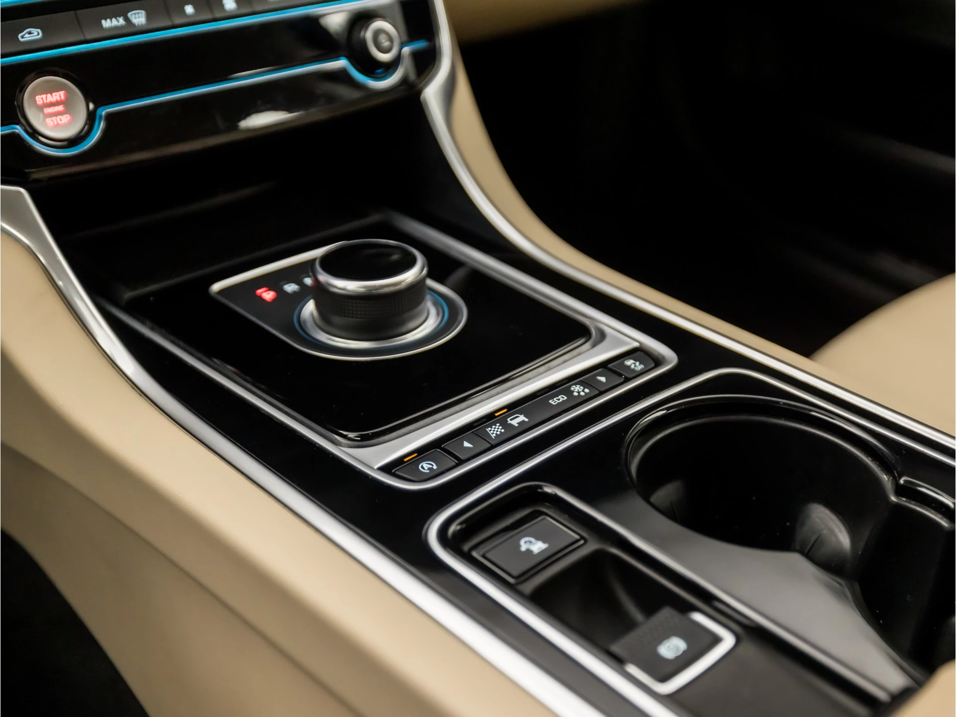 Hoofdafbeelding Jaguar XE