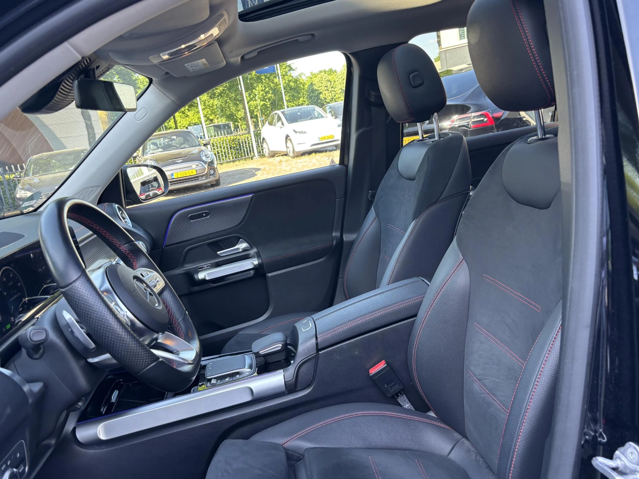 Hoofdafbeelding Mercedes-Benz EQB