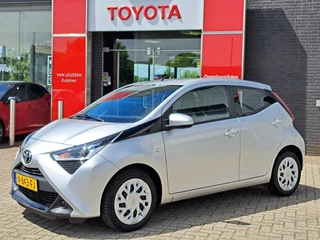 Toyota Aygo X-PLAY ACHTERUITRIJCAMERA AIRCO APLLE CARPLAI / ANDROID AUTO