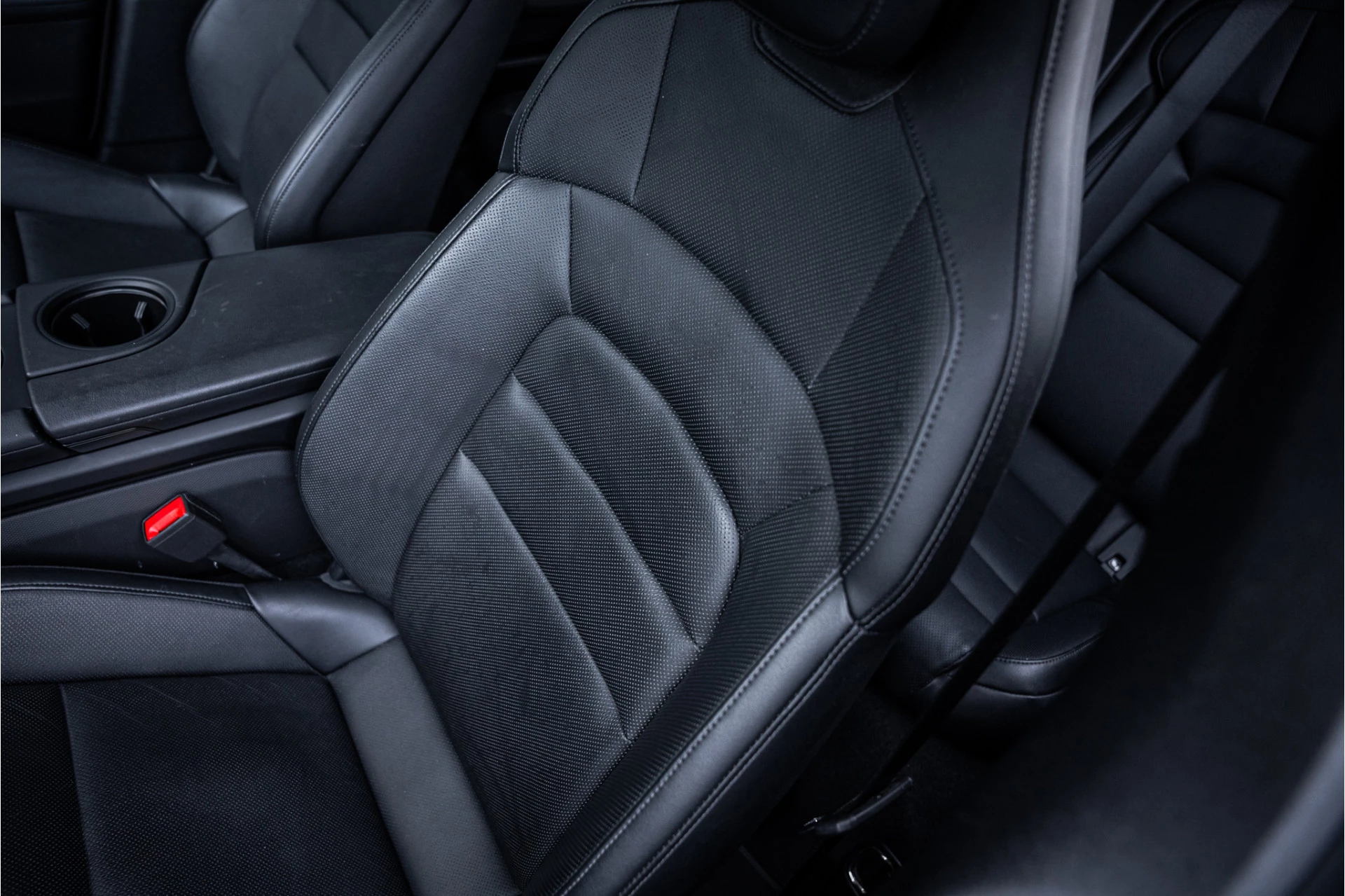 Hoofdafbeelding Porsche Taycan