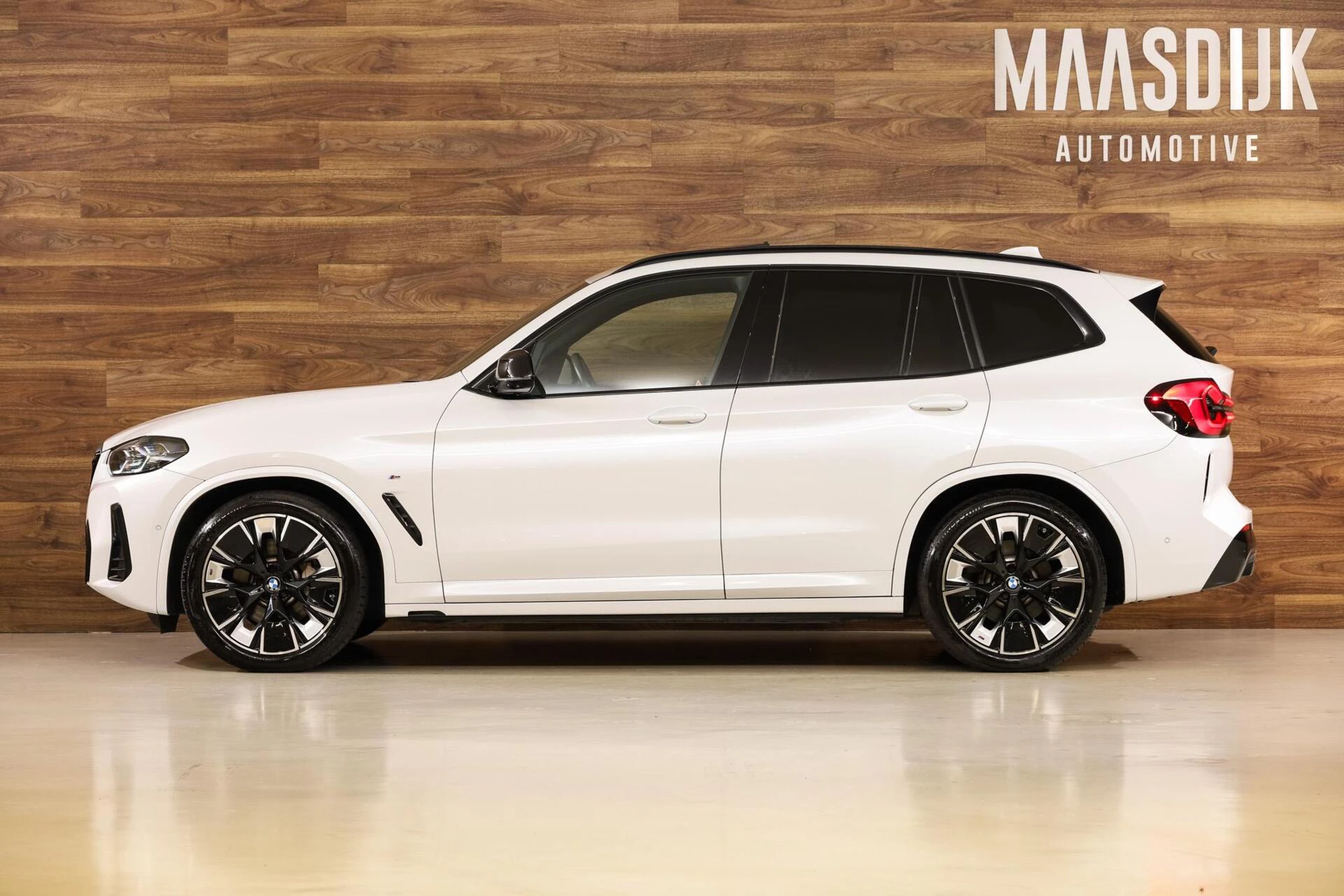 Hoofdafbeelding BMW iX3