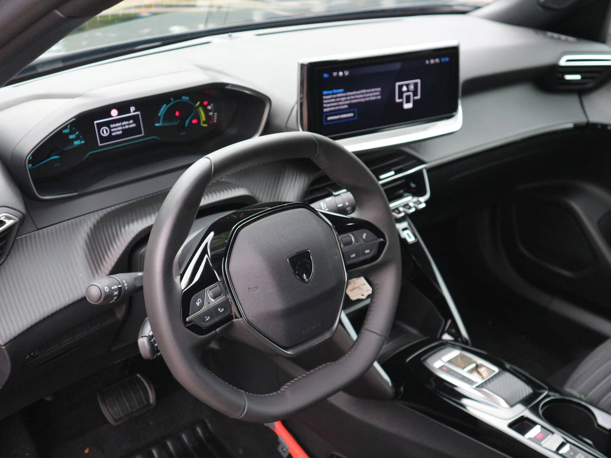 Hoofdafbeelding Peugeot e-2008