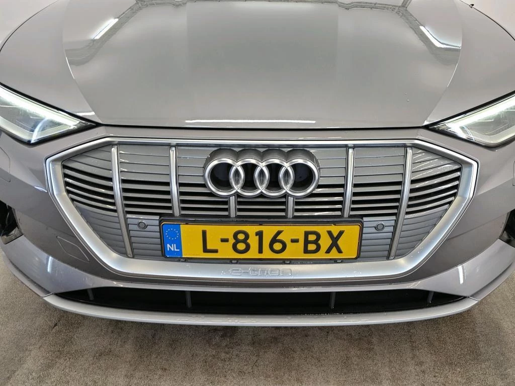 Hoofdafbeelding Audi e-tron