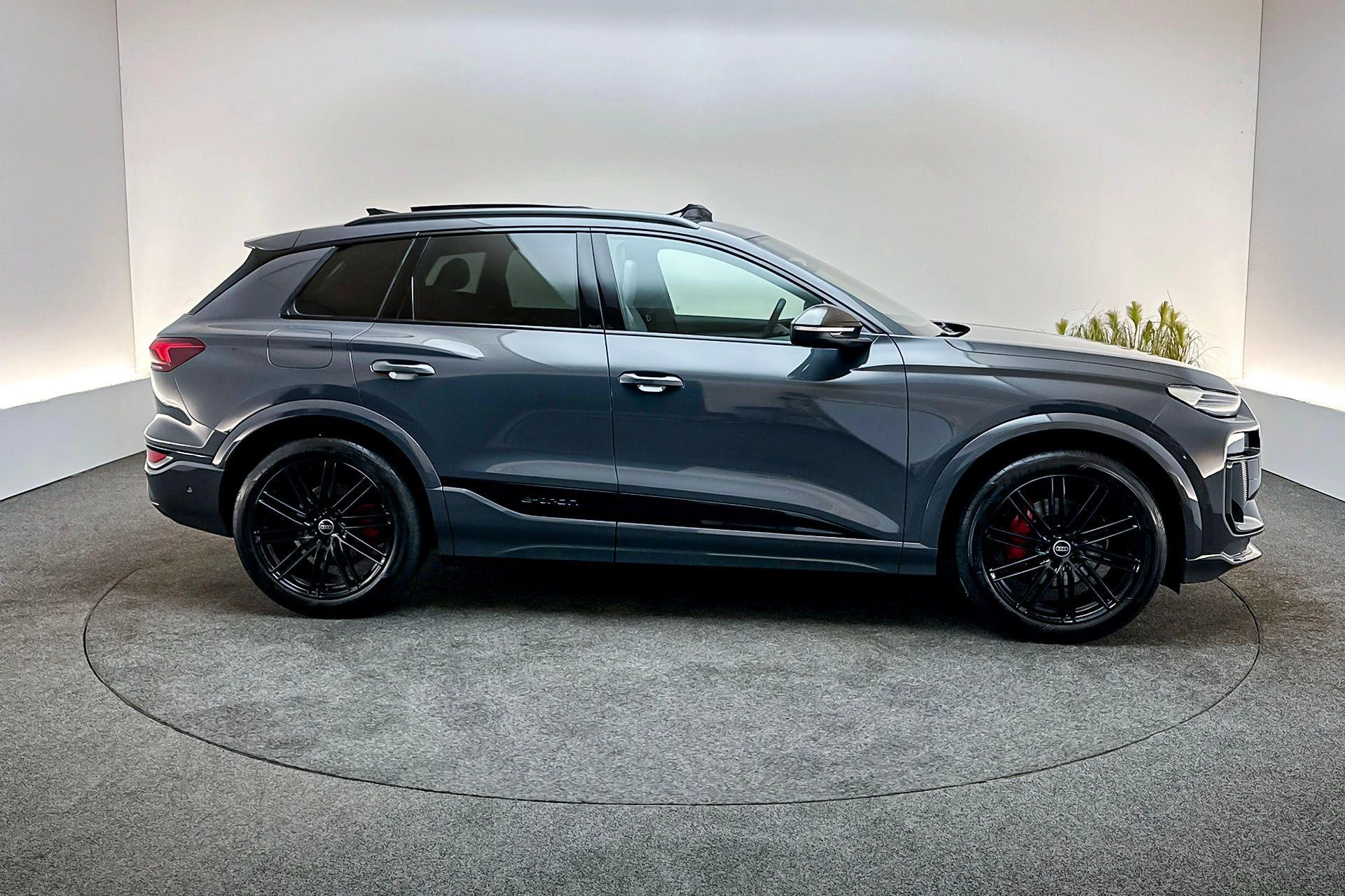 Hoofdafbeelding Audi Q6 e-tron