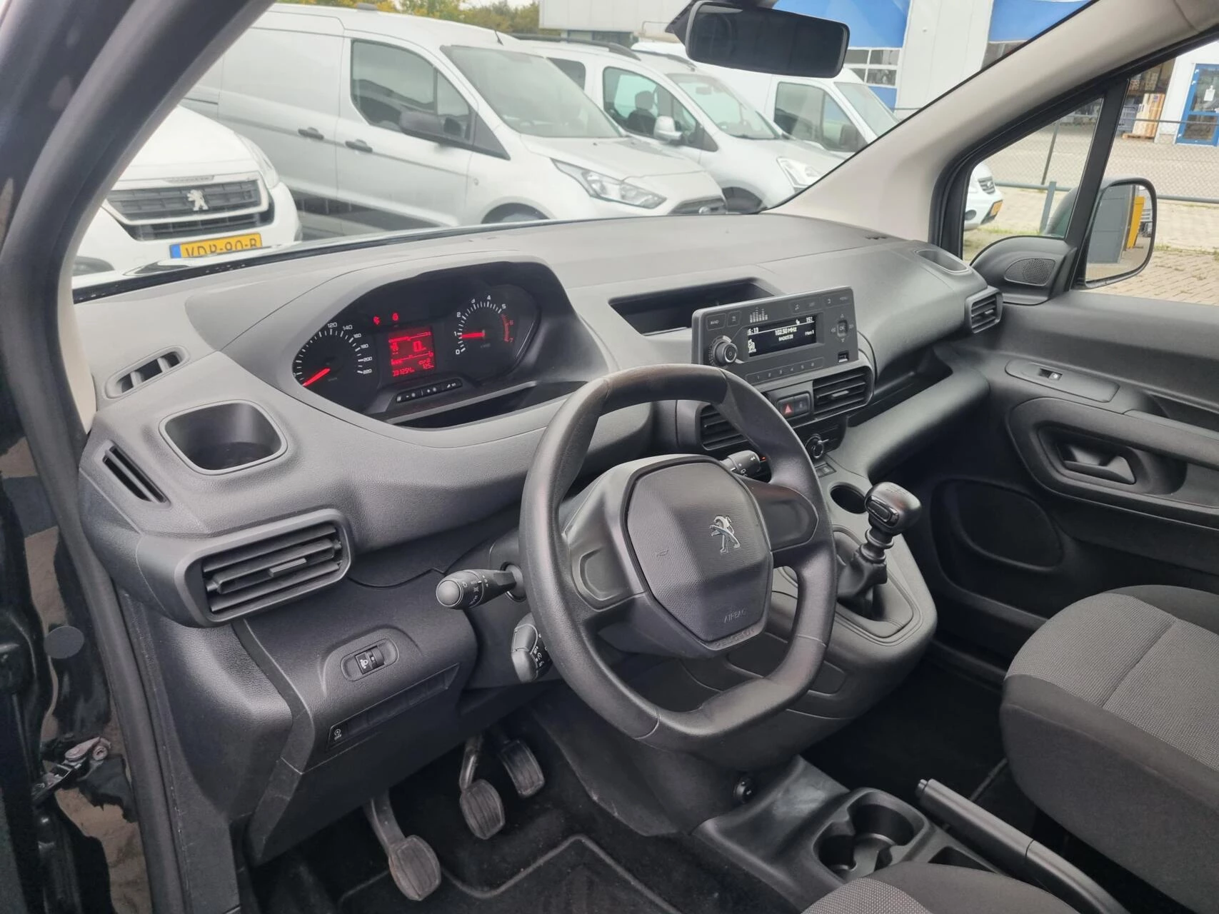 Hoofdafbeelding Peugeot Partner