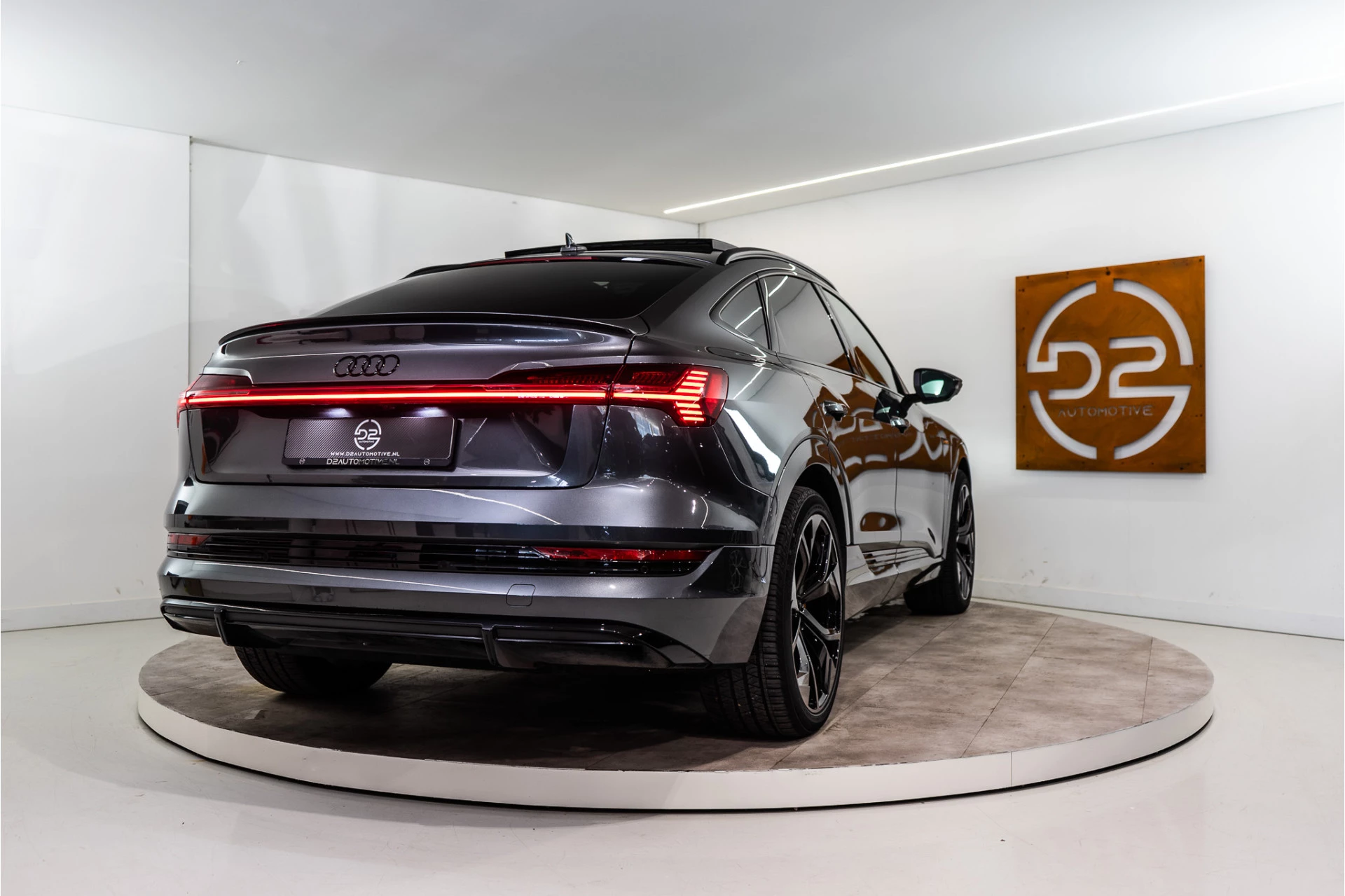 Hoofdafbeelding Audi e-tron