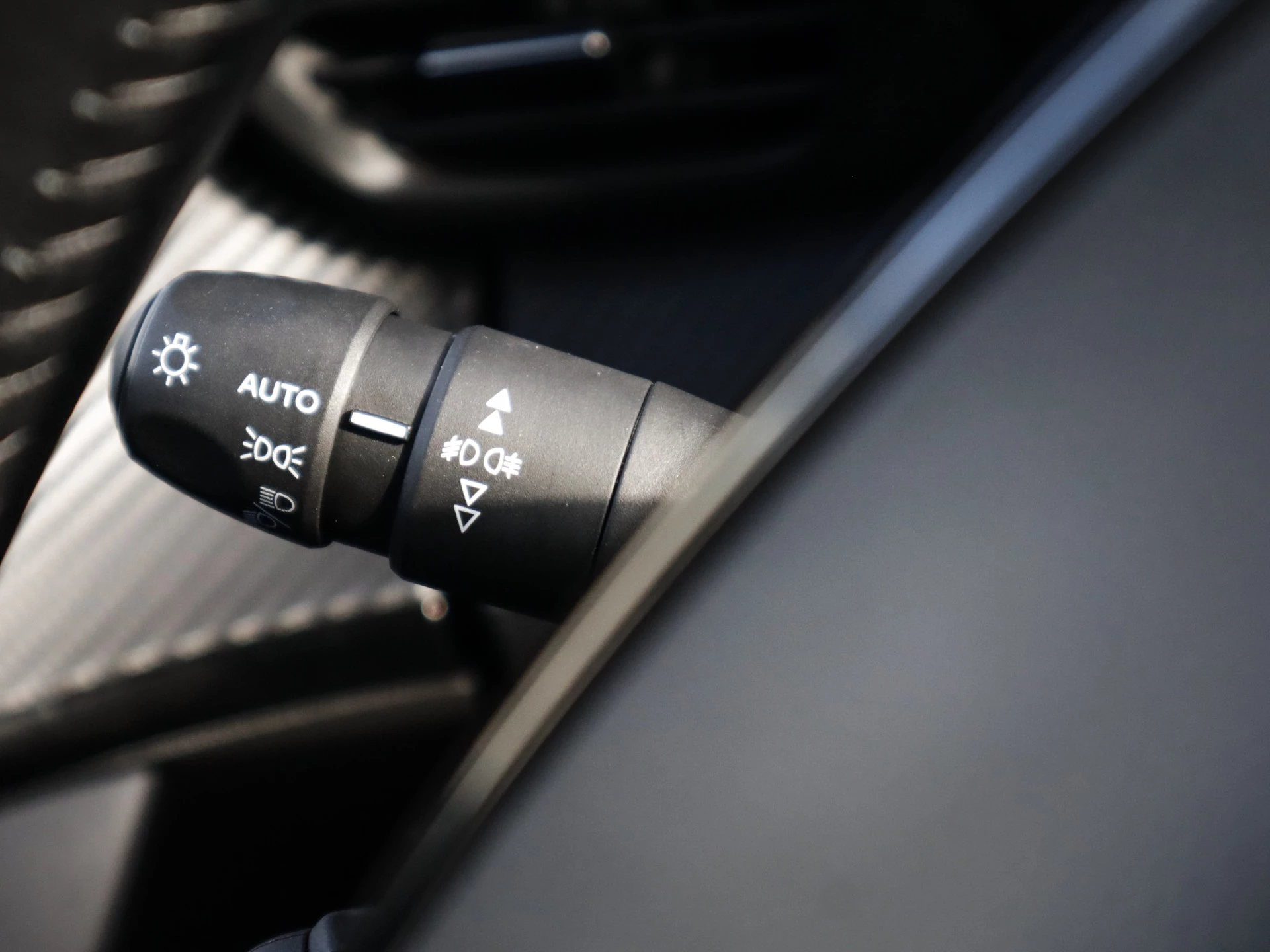 Hoofdafbeelding Peugeot e-2008