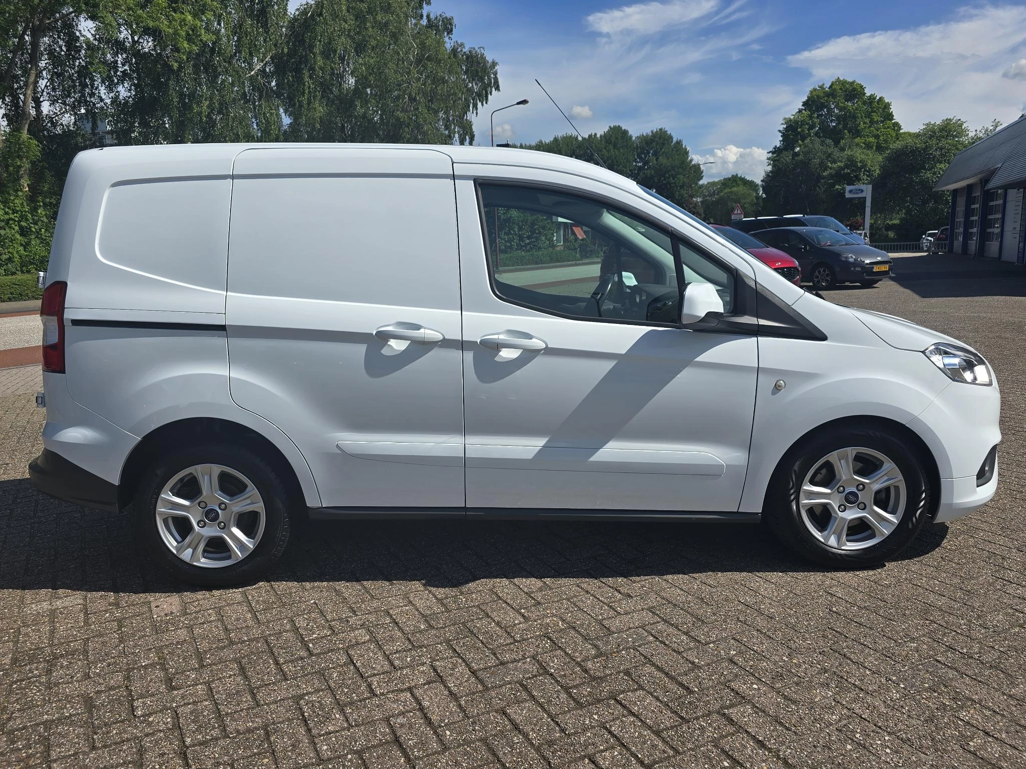 Hoofdafbeelding Ford Transit Courier