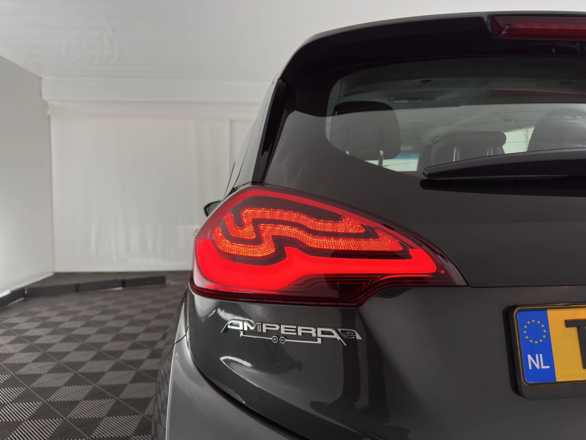 Hoofdafbeelding Opel Ampera-e