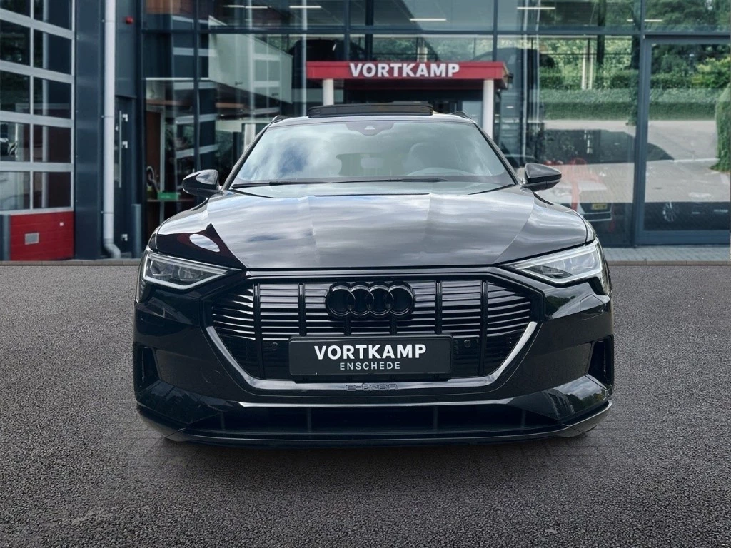 Hoofdafbeelding Audi e-tron
