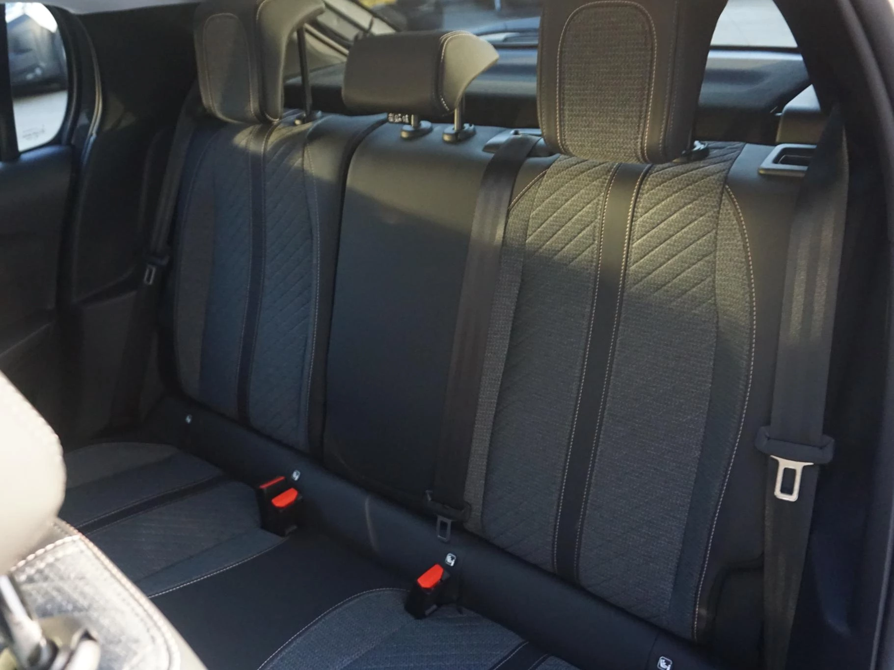 Hoofdafbeelding Peugeot e-208