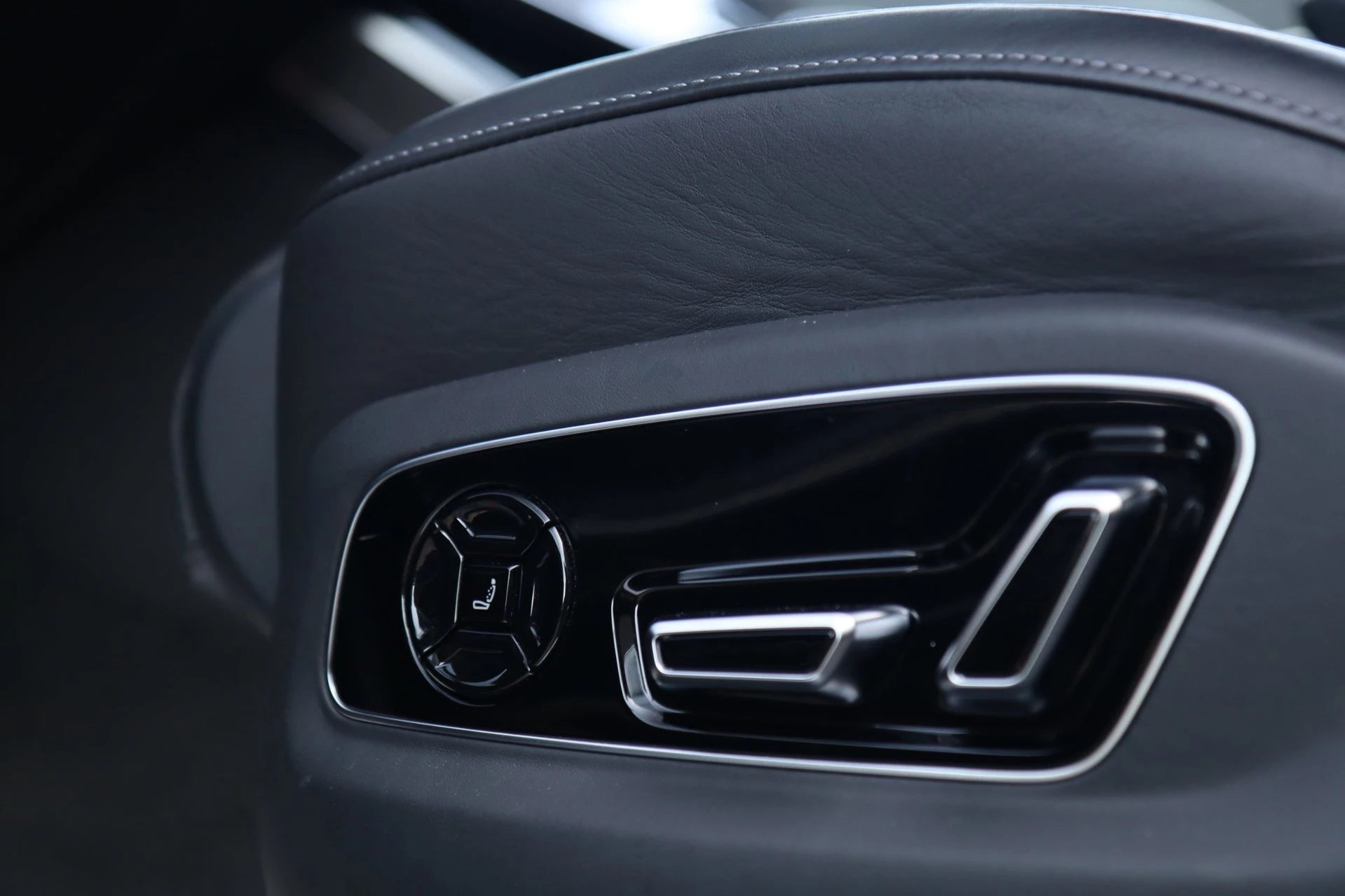 Hoofdafbeelding Audi A8