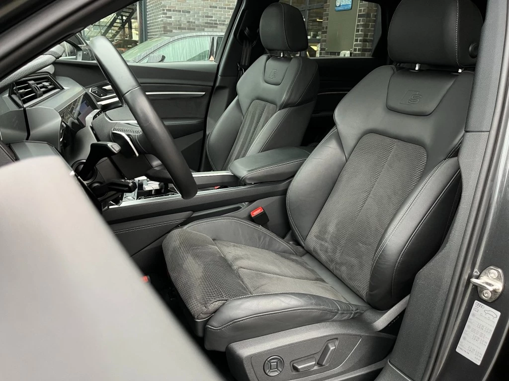 Hoofdafbeelding Audi e-tron