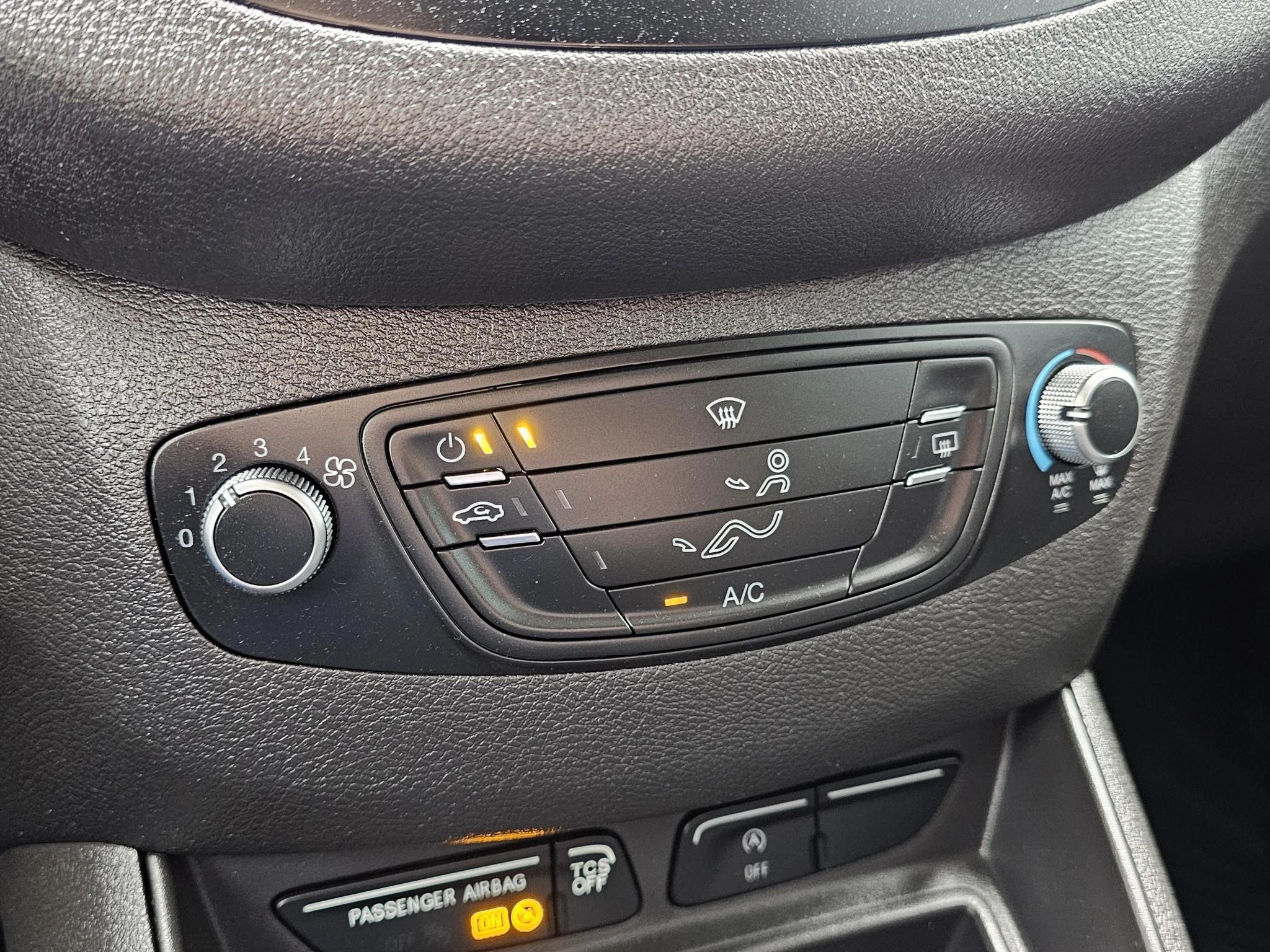 Hoofdafbeelding Ford Transit Courier