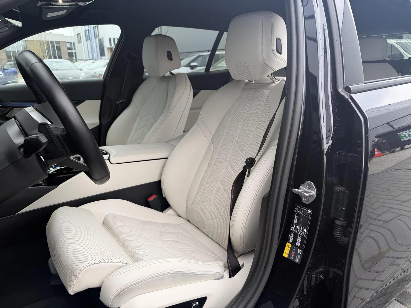 Hoofdafbeelding BMW i5