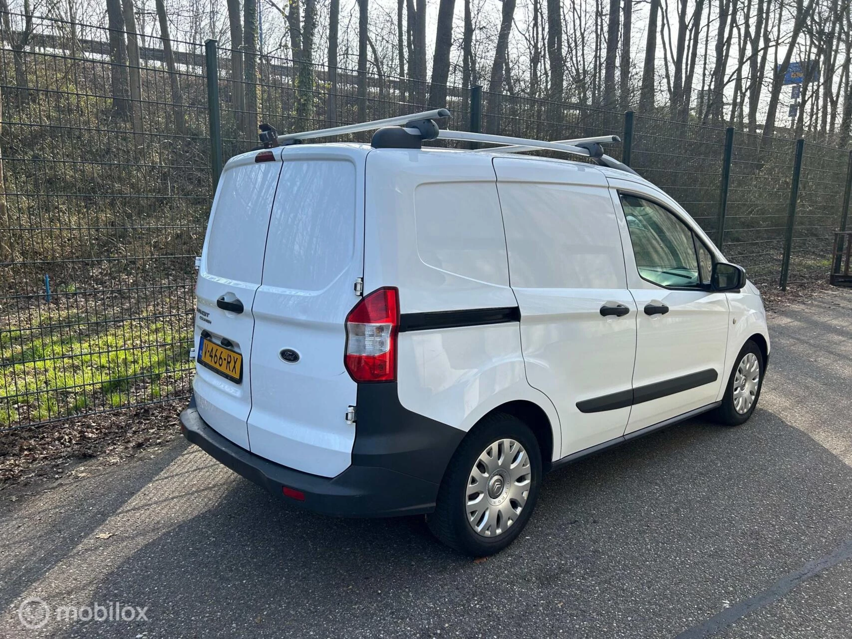 Hoofdafbeelding Ford Transit Courier