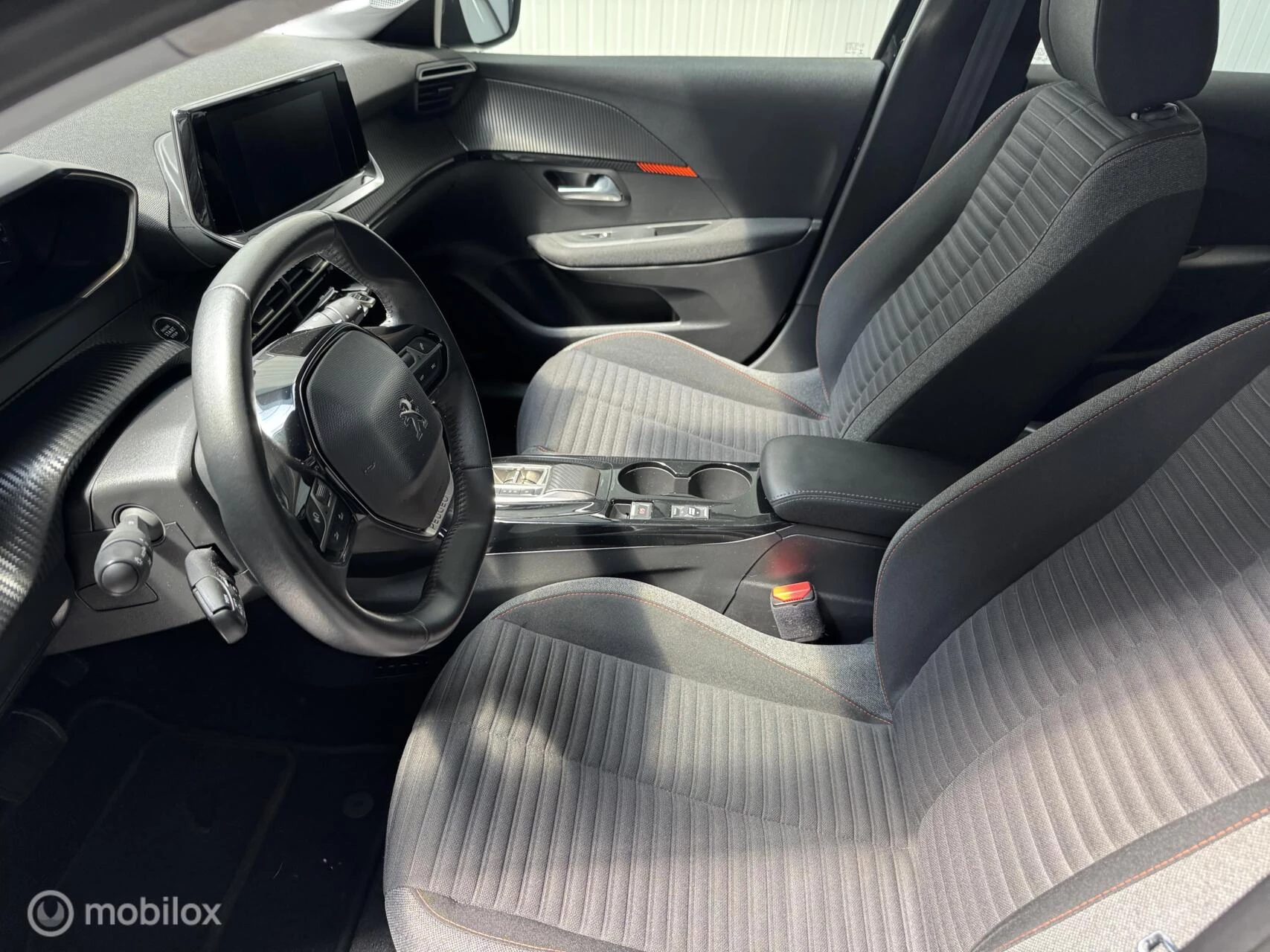Hoofdafbeelding Peugeot e-208