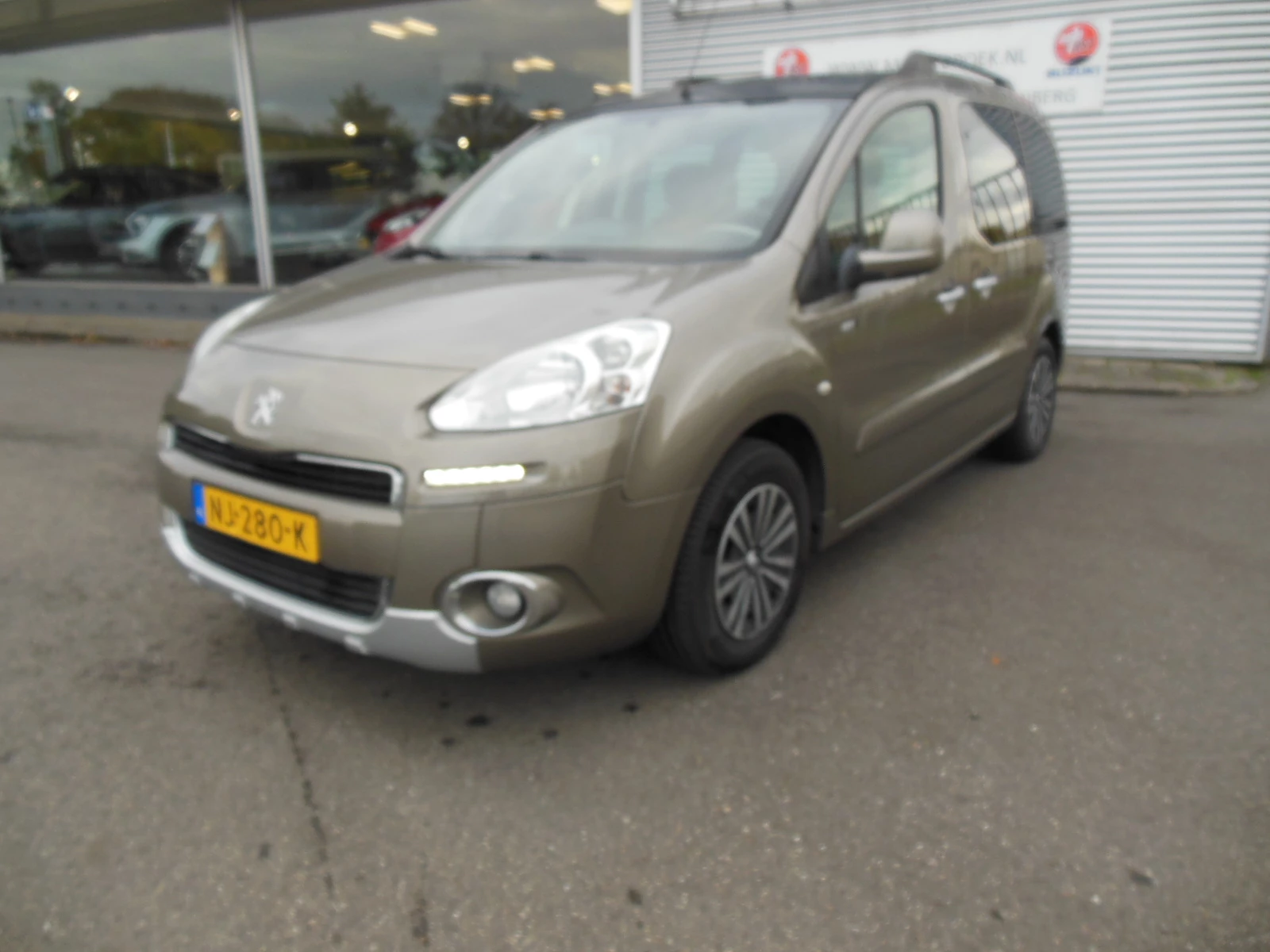 Hoofdafbeelding Peugeot Partner