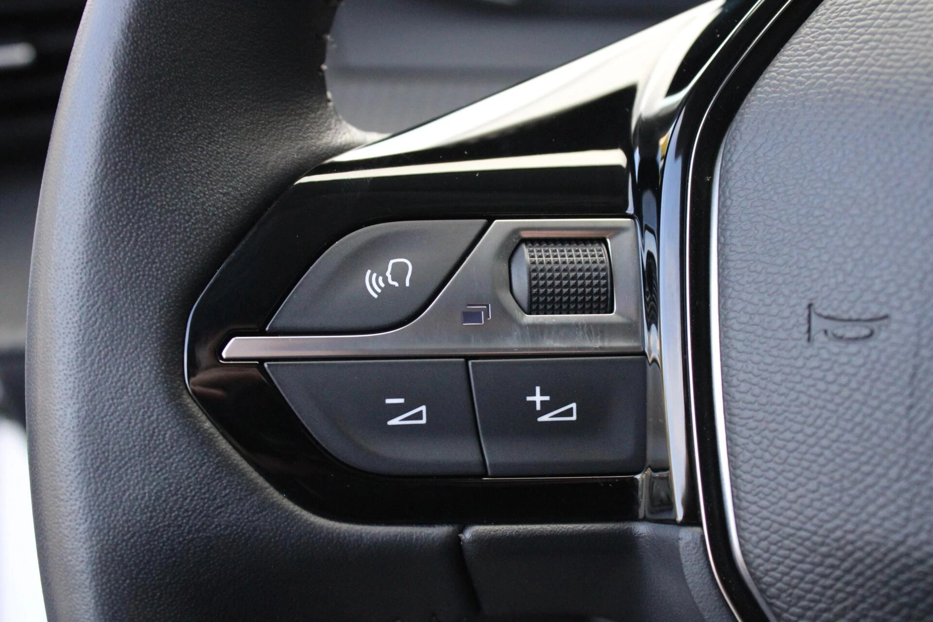 Hoofdafbeelding Peugeot e-208