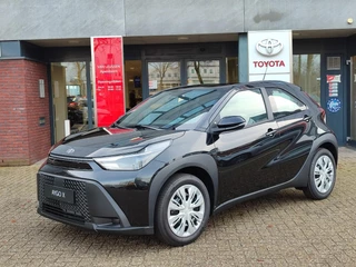 Toyota Aygo X Hybrid 115 PLAY NIEUW DIRECT LEVERBAAR! HYBRIDE AD-CRUISE CLIMA CAMERA APPLE/ANDROID EL-RAMEN/SPIEGELS