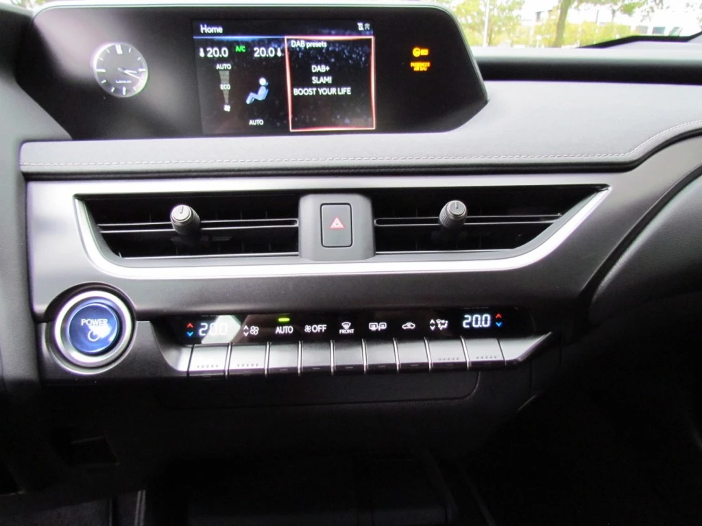 Hoofdafbeelding Lexus UX