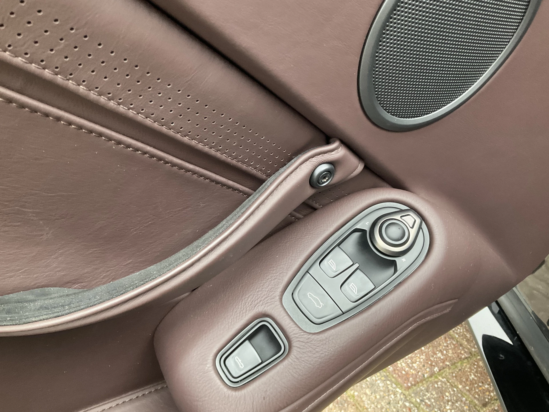 Hoofdafbeelding Aston Martin V8 Vantage